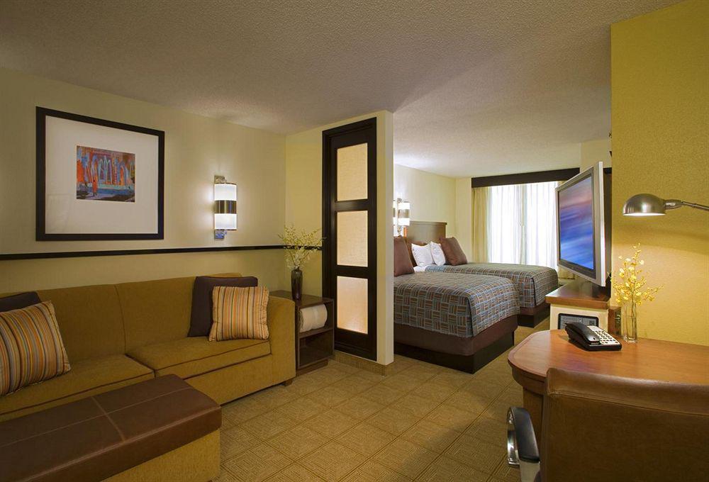 Отель Hyatt Place Richmond Arboretum Интерьер фото